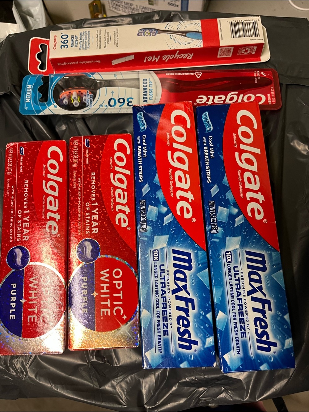 Colgate Toothpaste toothbrush 6pcs Bundle (New)
